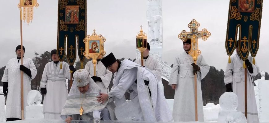 Что можно и нельзя есть на Крещение: особенности праздничного питания и роль кейтеринга при организации купания